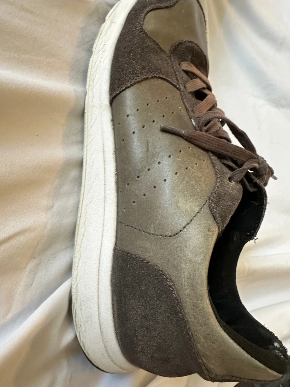 Banana Republic low top
